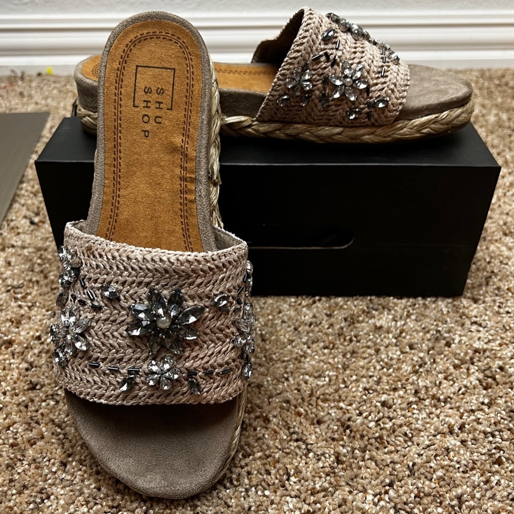 New in Box Shu Shop Tan Jeweled Slide Espadrille